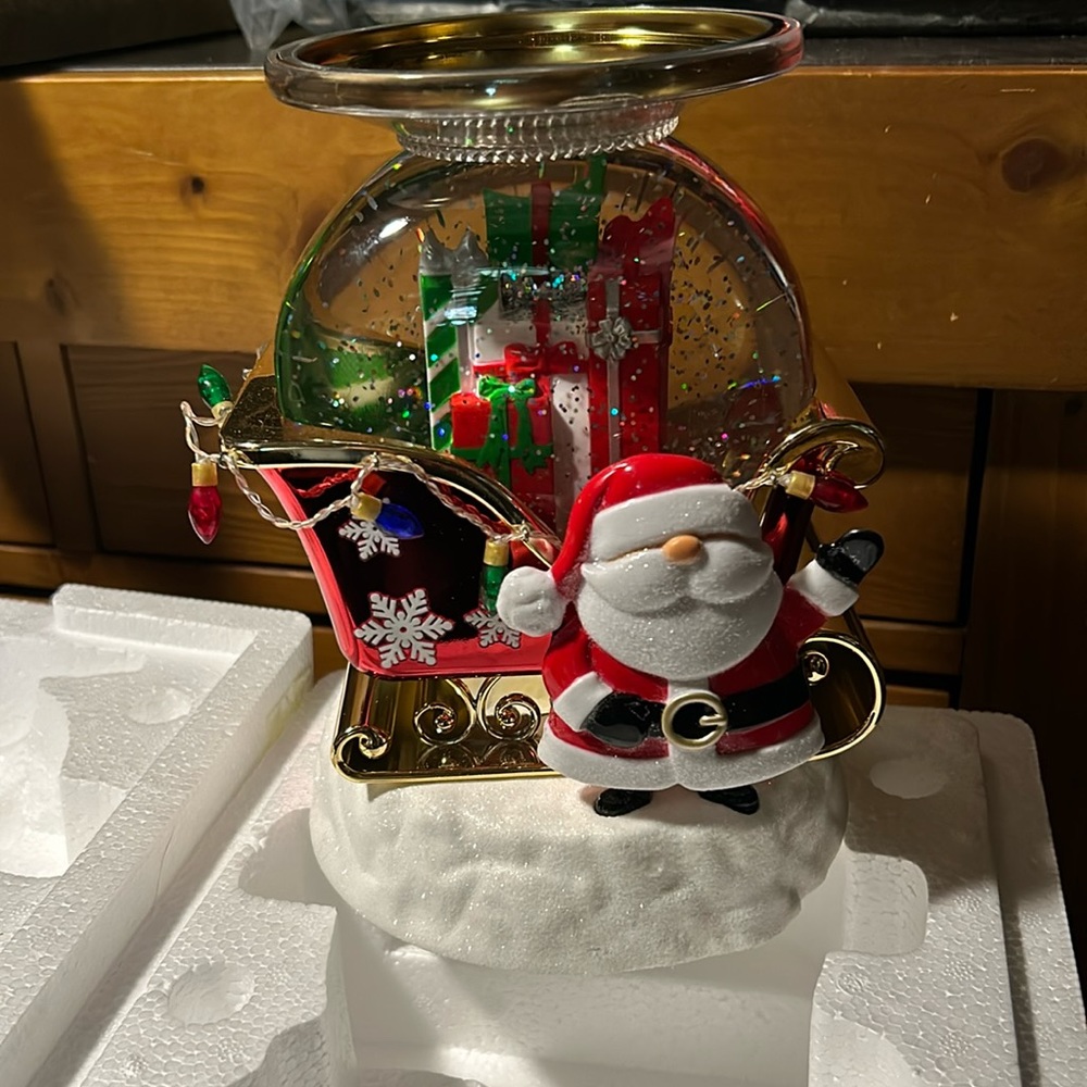 Bath & Body Santa Sleigh 3 wick candle holder 🛷 Light up Snow Globe BNIB